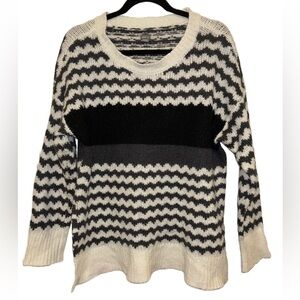 Aerie Wool Blend Chunky Black and White Knit Sweater Size Medium
